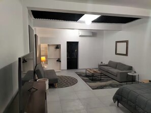 Smart TV - Apartment/Loft Downtown Monterrey close to Fundidora, Cintermex and Barrio Antiguo (Monterrey)