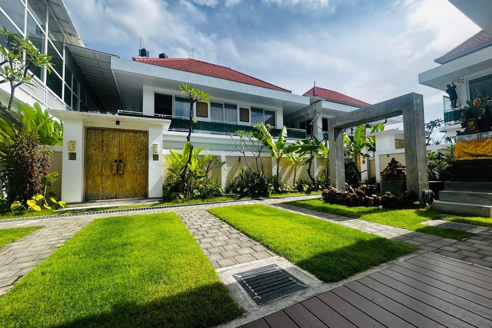 Made's Dream Villa Amed