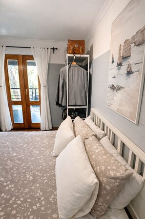 Room - Macmasters Beach Coastal 3 bedroom Retreat with filtered ocean views (MacMasters Beach)