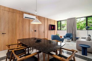 Interior - Deluxe 2-Bed In Granada Gastronomic District | 102 (Cali)