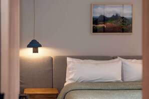 2 bedrooms, iron/ironing board, WiFi, bed sheets - Deluxe 2-Bed In Granada Gastronomic District | 102 (Cali)