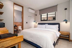 2 bedrooms, iron/ironing board, WiFi, bed sheets - Deluxe 2-Bed In Granada Gastronomic District | 102 (Cali)