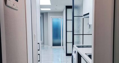Hidden Gem Near Hongik Univ&DMC– Feels Like 2nd Floor, Private & Spacious Stay