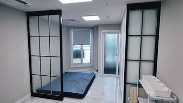 1 bedroom, iron/ironing board, free WiFi, wheelchair access