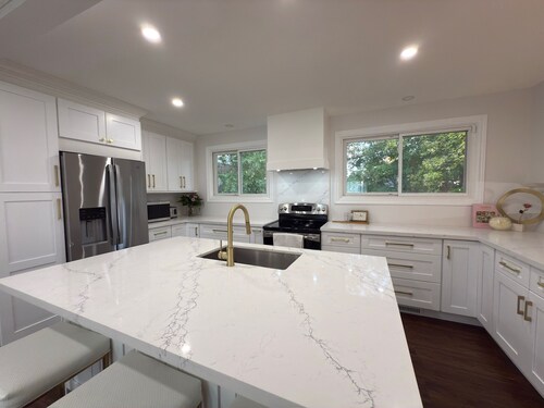 Cozy 5 Bedroom 3 Bath. Minutes from 401