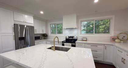 Cozy 5 Bedroom 3 Bath. Minutes from 401
