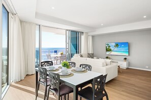Interior - H Residences Ocean & River Views (Surfers Paradise)