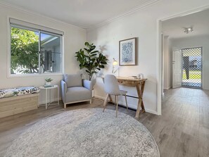 4 Schlafzimmer, Schreibtisch, Bügeleisen/Bügelbrett, WLAN