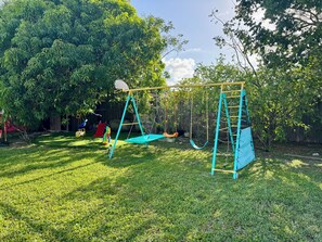 Children’s area - Lake View Spacious 4-bedroom house in Aventura (Miami)