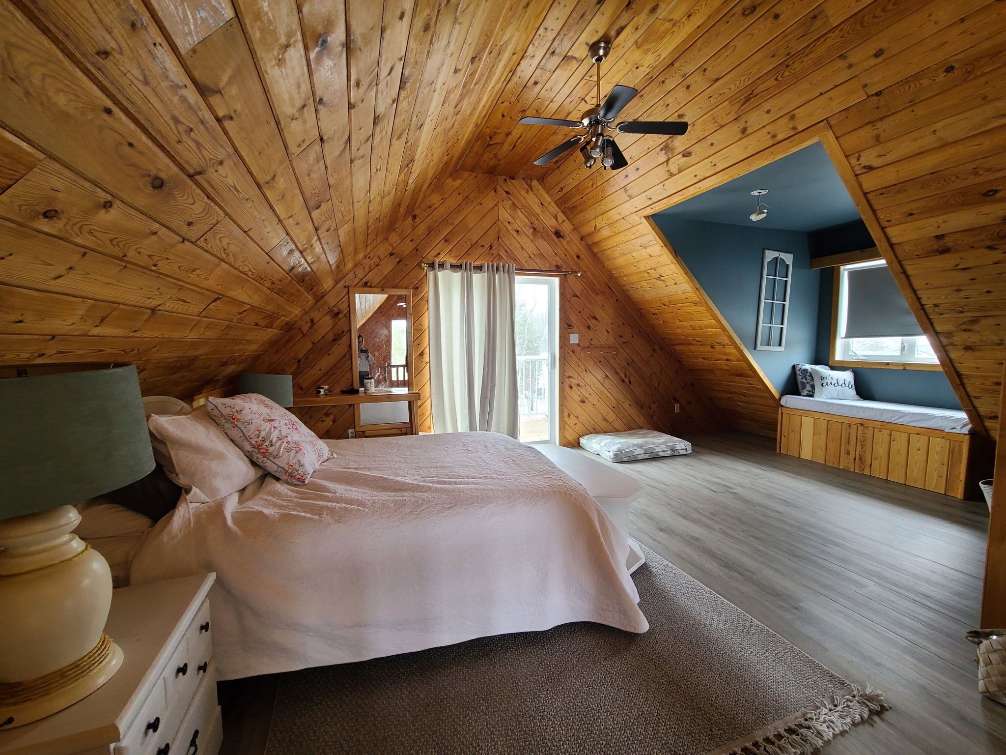 3 bedrooms, internet, bed sheets