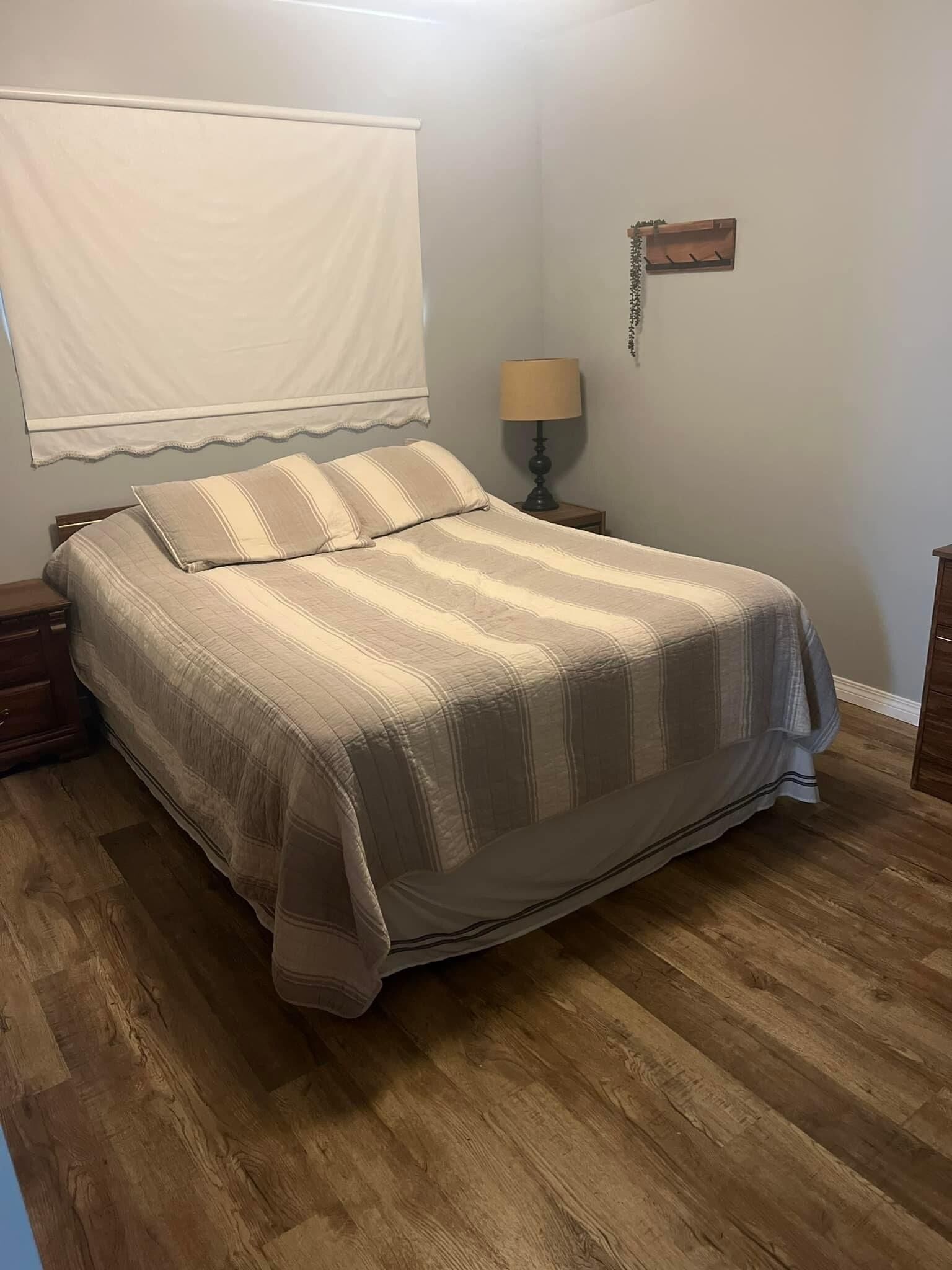 3 bedrooms, internet, bed sheets