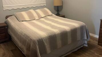 3 bedrooms, internet, bed sheets