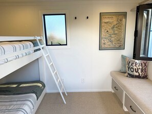 Room - Lake Maraetai Escape with hot tub and outdoor living (Mangakino)