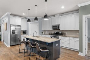 Fridge, microwave, oven, stovetop - Private Pool Oasis • Minutes to Navarre Beach (Navarre)