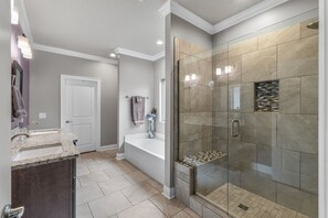 Towels, soap, shampoo, toilet paper - Private Pool Oasis • Minutes to Navarre Beach (Navarre)