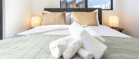 Iron/ironing board, WiFi, bed sheets