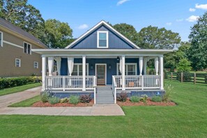 Exterior - 3 Bdr Home Close to Downtown Atlanta | 15 mins to FIFA World Cup Matches (East Point)