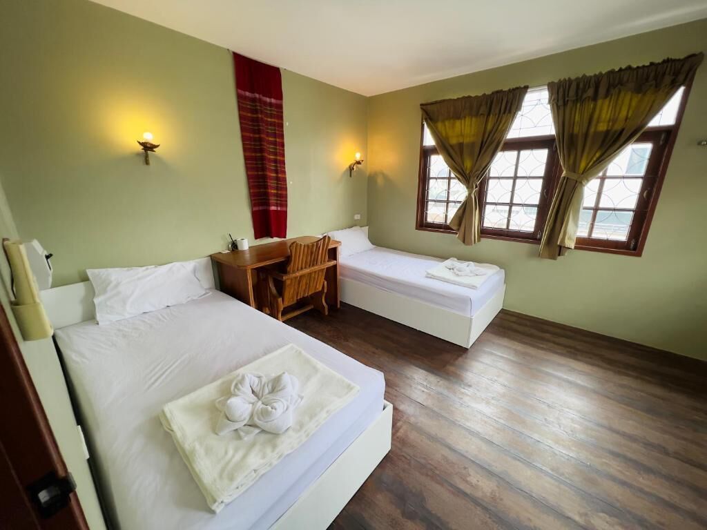 Tvåbäddsrum - utsikt mot staden