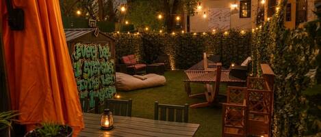 Outdoor dining