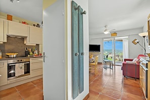 Fridge, microwave, oven, stovetop - Petit Village - Garden and Sea View, Roquebrune-Sur-Argens, France (Roquebrune-Sur-Argens)