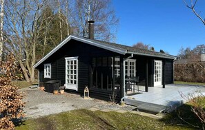 Exterior - 3 bedroom beautiful home in Dronningmølle (Dronningmølle)