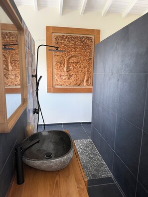 Shower, hair dryer, towels, soap - Villa tropicale standing, Piscine&spa, Sainte anne (Sainte-Anne)