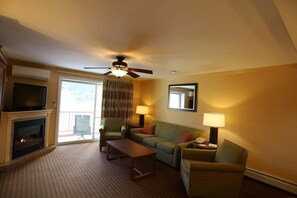 TV - Summer Stay at Pollard Brook Resort in Lincoln NH (Lincoln)