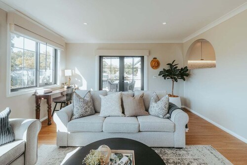 Ascot House - Rustic Country Charm, Bowral
