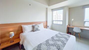 Junior Apartment, 1 Bedroom, City View | Free minibar, desk, iron/ironing board, free WiFi