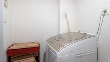 Comfort House, 5 Bedrooms, Non Smoking, Balcony | Interior