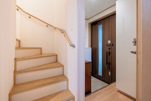 Comfort House, 5 Bedrooms, Non Smoking, Balcony | Interior - 4min to Station 3LDK Takadanobaba (Shinjuku-ku)