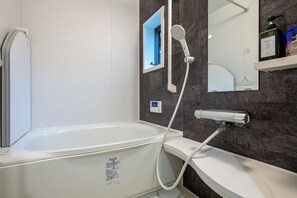 Comfort House, 5 Bedrooms, Non Smoking, Balcony | Bathroom - 4min to Station 3LDK Takadanobaba (Shinjuku-ku)