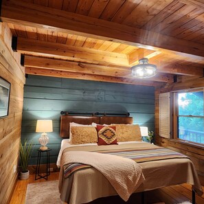 2 bedrooms, iron/ironing board, WiFi, bed sheets - Sundance Retreat - Pet Friendly Mountaintop Cabin (Sevierville)