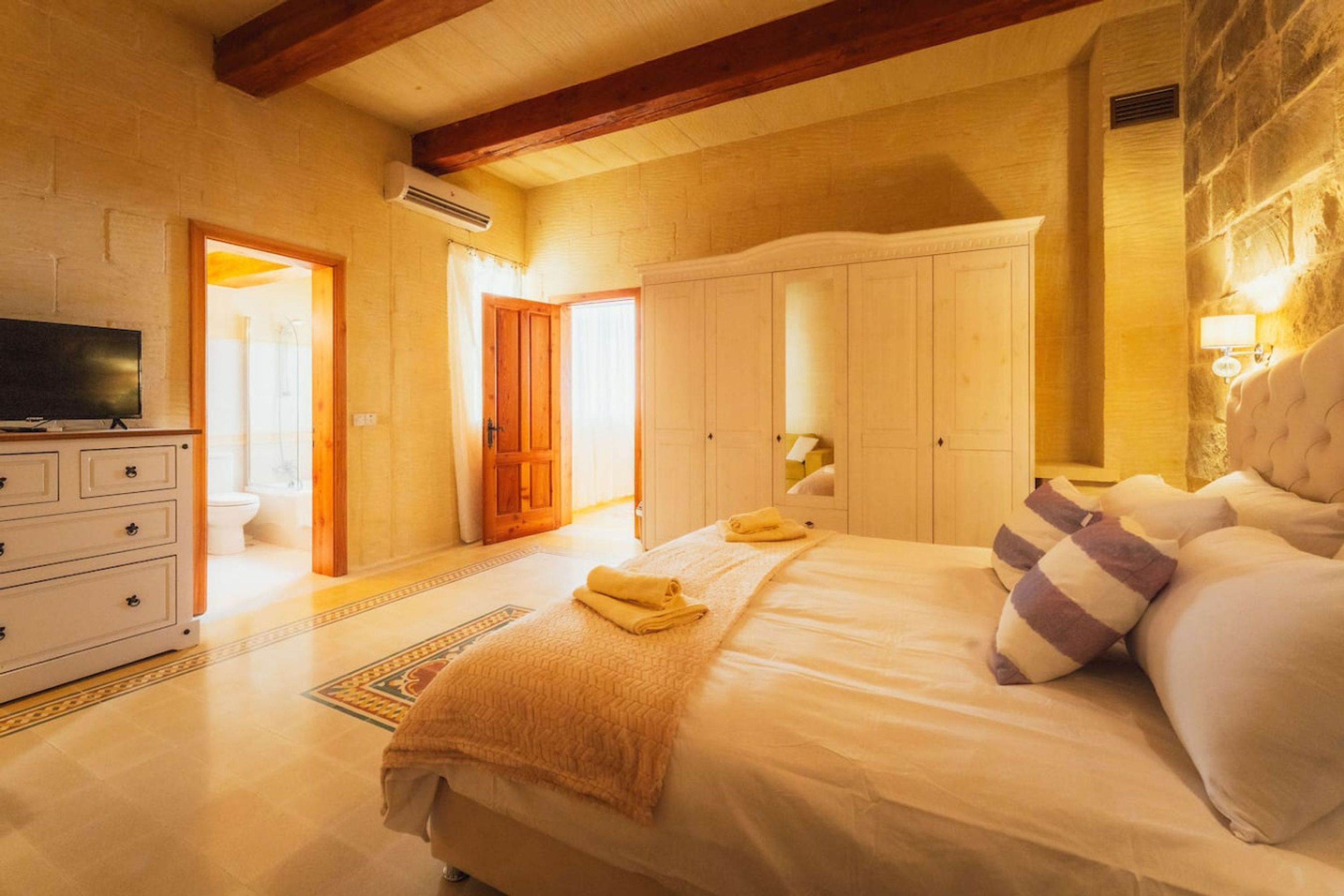 5 bedrooms