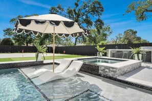 Terrace/patio - Jungle Dream Oasis- Pool/Pickle Ball/ Game (Houston)
