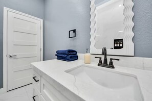 Bathroom - Jungle Dream Oasis- Pool/Pickle Ball/ Game (Houston)