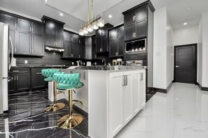 Private kitchen - Jungle Dream Oasis- Pool/Pickle Ball/ Game (Houston)