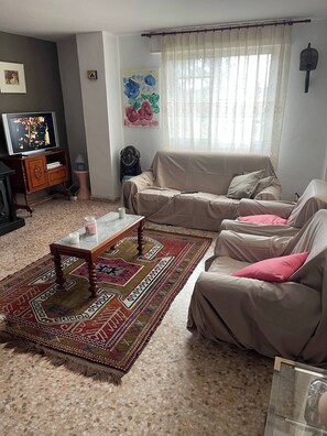 Biệt thự, 4 phòng ngủ, ban công | Phòng khách