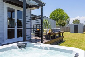 Terrace/patio - The Miro Haus with hot tub (Mangakino)