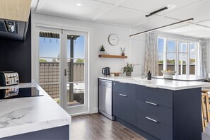 Private kitchen - The Miro Haus with hot tub (Mangakino)