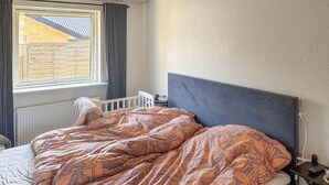 3 室のベッドルーム、旅行用ベビーベッド、WiFi (無料)