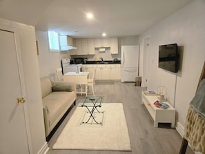 Living area - Private Entrance, Lower suite, 1 bedroom, exclusively yours, nice neighborhood (Pickering)