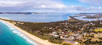 Hawks Nest Hideaway | Spa, BBQ, Bikes & Pool Table