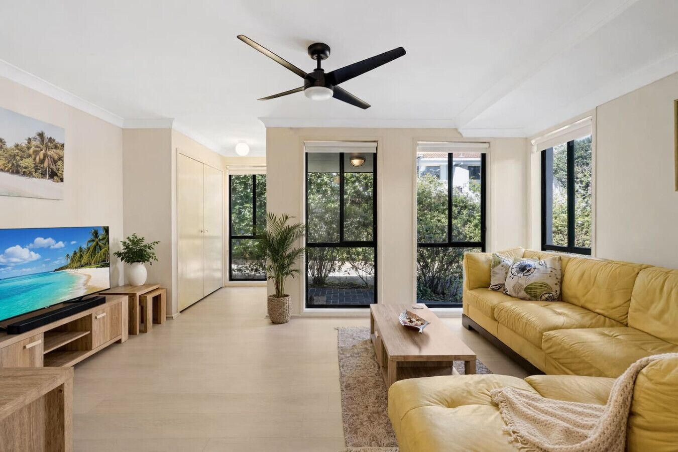 Hawks Nest Hideaway | Spa, Bbq, Bikes & Pool Table - Hawks Nest