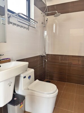 基础别墅 |   浴室