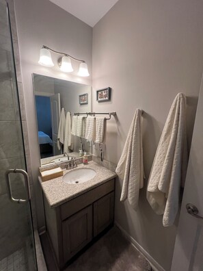 Bathroom - Cozy 1-bedroom Casita in fantastic Tres Lagos with AC (McAllen)