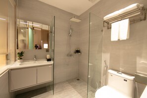 Deluxe Double Room (Window) | Bathroom - Amira Hotel Ngoc Han Bac Ninh (Bac Ninh)