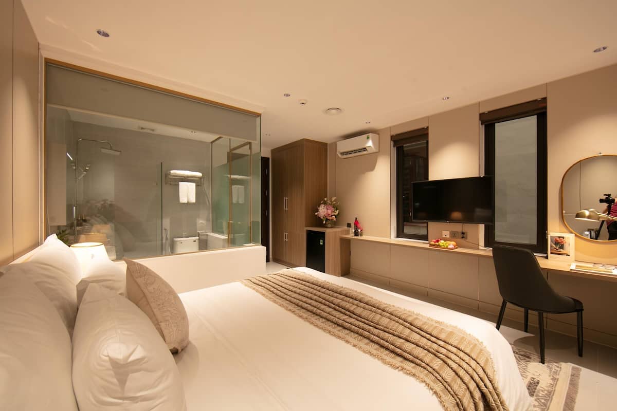 Deluxe Double Room (Window)