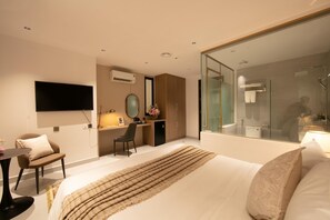 Superior Double Room (Internal Window) - Amira Hotel Ngoc Han Bac Ninh (Bac Ninh)