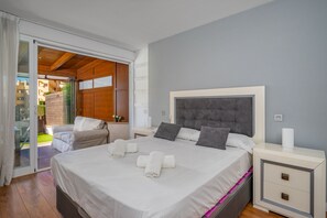 2 habitaciones, tabla de planchar con plancha, cuna de viaje y wifi 